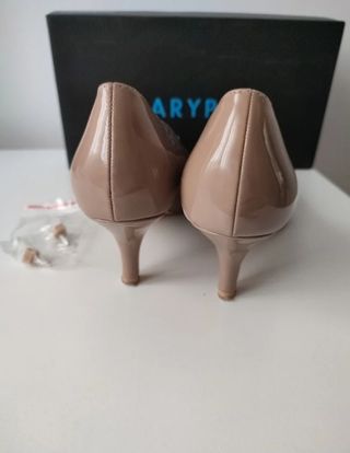 Zapato color nede 37 bajos