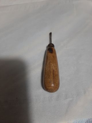 Cacciaviti piccolo fatto a mano 