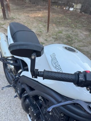 Triumph speed triple 1050