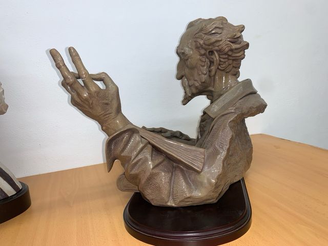 Lladró “ El lector alucinado”