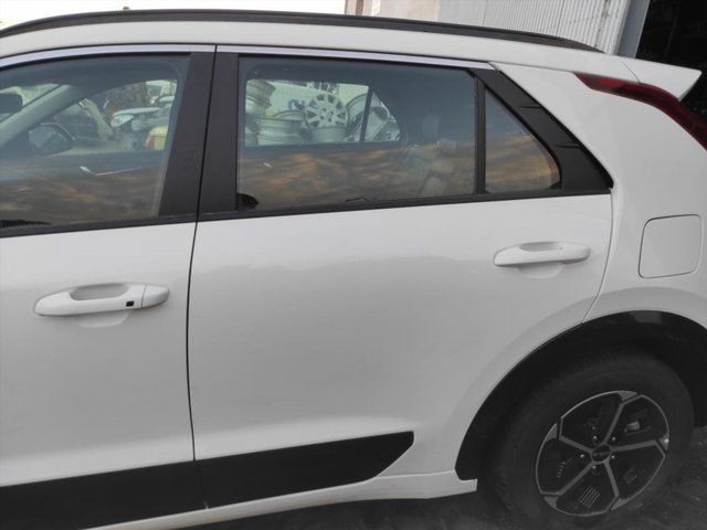 Puerta trasera izquierda Kia Niro (2024) y_841