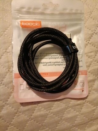 Cable alargador usb-c de macho a macho.