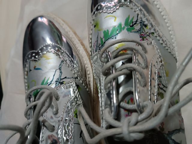 2x1      Zapatos de mujer tipo mocasines.