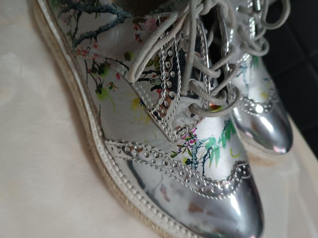 2x1      Zapatos de mujer tipo mocasines.