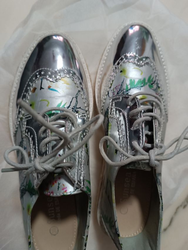 2x1      Zapatos de mujer tipo mocasines.