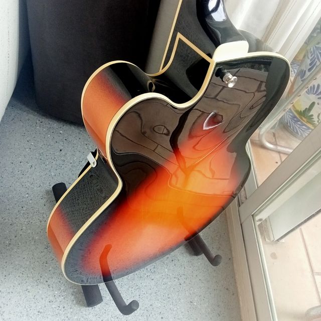 Ibanez jazz nueva con maleta