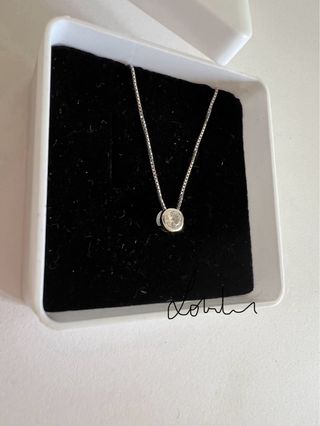 Gargantilla de plata con colgante circonia