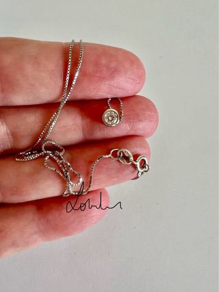 Gargantilla de plata con colgante circonia