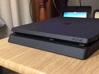 PS4 Slim 1 TB