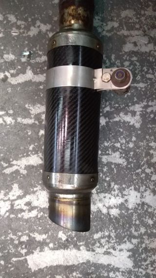 Silencioso trasero Raceland Carbono.