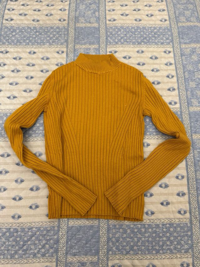 Jetsey cuello cisne mostaza