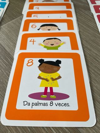 Juego de cartas y dado de bebé