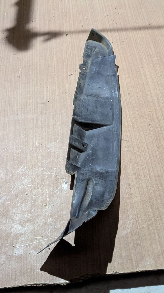 8L0821111 paraspruzzi passaruota Audi A3 8L