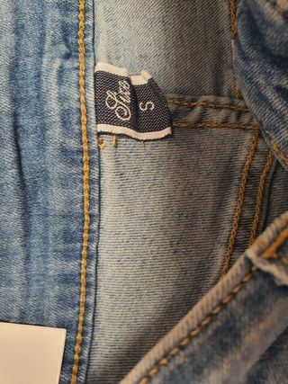 Vaquero nuevo con etiqueta 