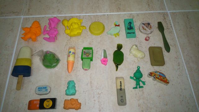 Años 80, lápices, gomas...