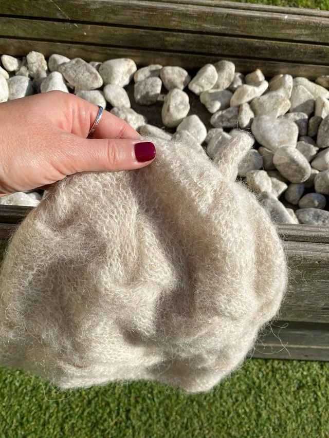 Gorro de ganchillo con mohair.