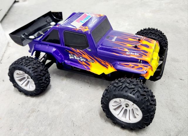 Monster truck Sword 1/10 VRX
50 Kmh