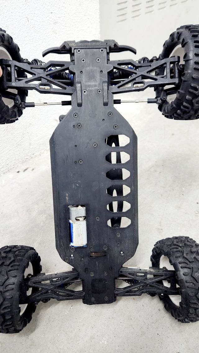 Monster truck Sword 1/10 VRX
50 Kmh