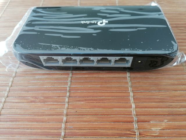 tp-link (5 port Gigabit)