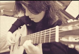 A DOMICILIO. Clases Guitarra/Piano.