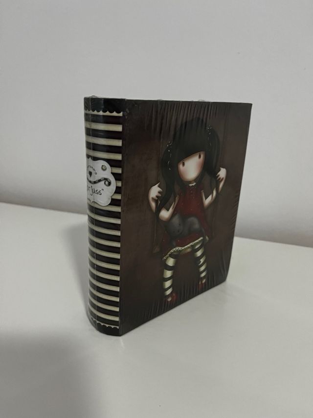 Caja SANTORO interior cartas