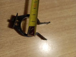 Ganci per zoccolo cucina