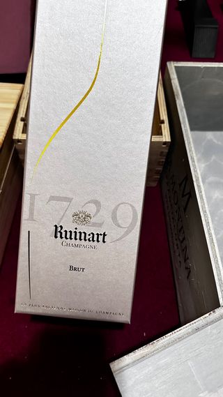 Scatole in legno e cartone spumante champagne