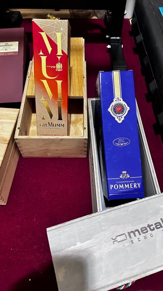 Scatole in legno e cartone spumante champagne