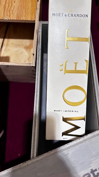 Scatole in legno e cartone spumante champagne