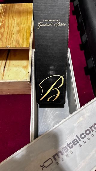 Scatole in legno e cartone spumante champagne