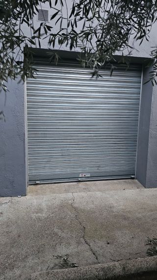 Persiana - Puerta Metálica. Buen Estado.