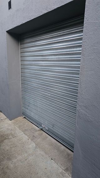 Persiana - Puerta Metálica. Buen Estado.