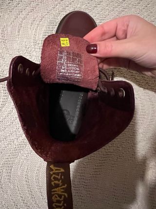 Botas Dr Martens color burdeos  de piel