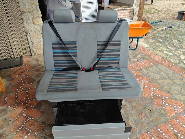 Asiento cama Volkswagen t5.