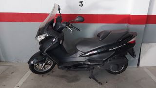 Suzuki Burgman 200 (2011) - color negro