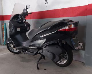 Suzuki Burgman 200 (2011) - color negro