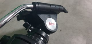 Nivel láser + trípode Leyca