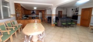 Chalet en urb. de Picassent.