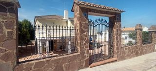 Chalet en urb. de Picassent.