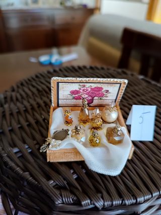 Miniature. Espositori di profumo.