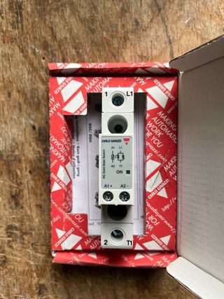 relè carlo gavazzi 