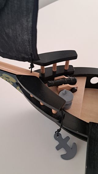 Barco pirata de madera