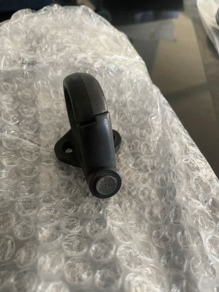 Gancho bajo asiento Vespa