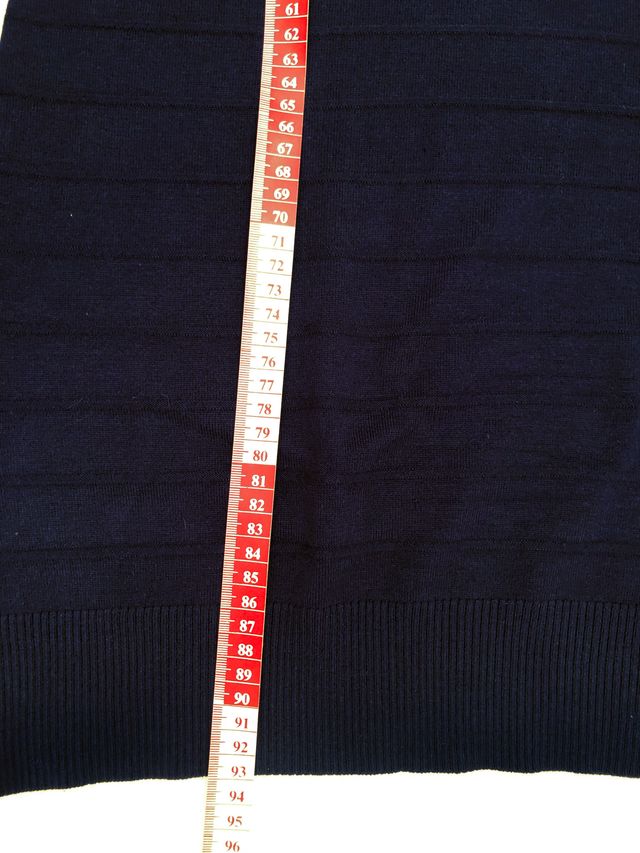 Vestido de punto en azul marino. Leer descripción