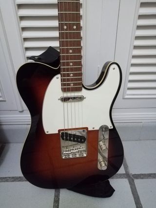 Guitarra Squier CV 60s Custom Tele 3-SB + funda