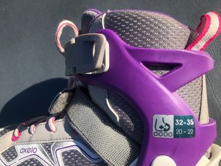 Patines de línea con casco y protectores