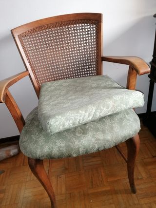 Sillas madera más cojin