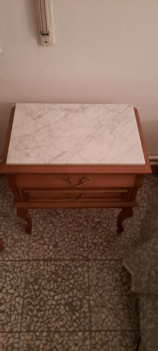 Juego de mesillas y comoda