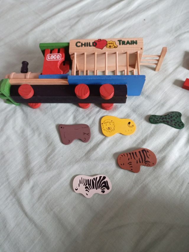 Tren, puzzle y jaula de madera