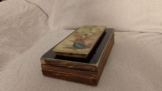 Caja-pitillera decorada